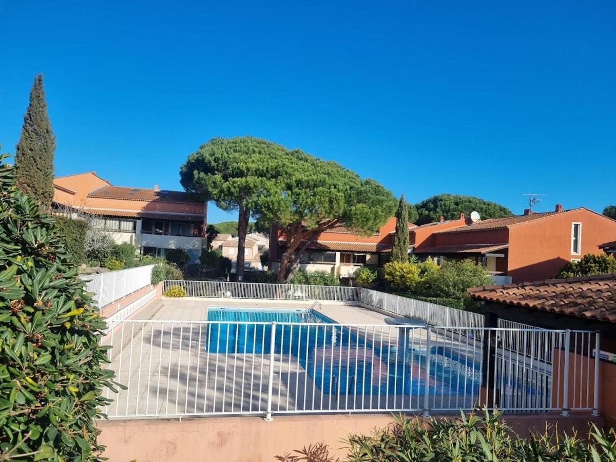 Charmant Studio Lumineux Avec Piscine Fréjus المظهر الخارجي الصورة